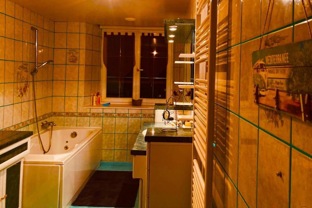 Lilly & Cie : Jacuzzi - Sauna -Piscine Apartment Saint-Martin-d'Ablois Bagian luar foto